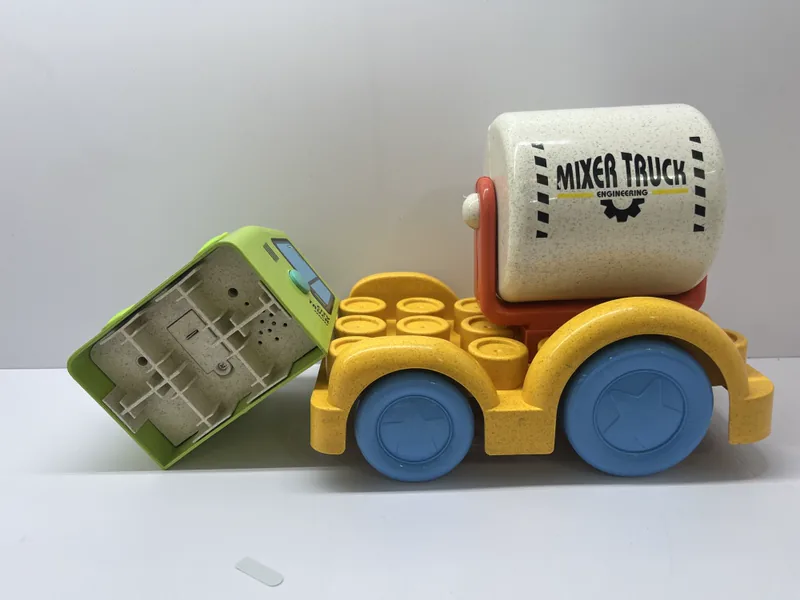 Wheat Straw Light & Music Mixer Truck Building Set image 2